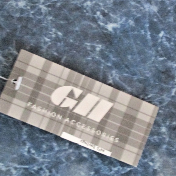 GII Plaid Gloves With Touchscreen Compatibility - Picture 4 of 5